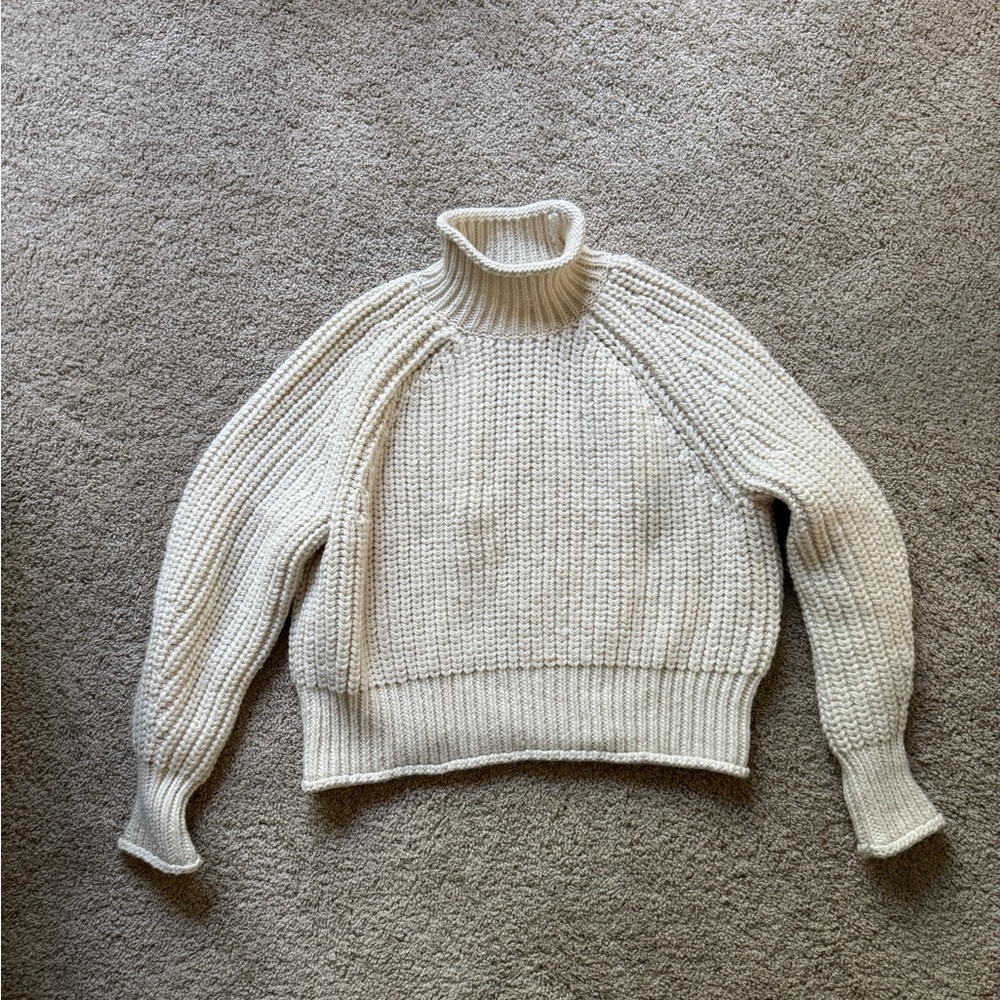 H&M cream cropped sweater